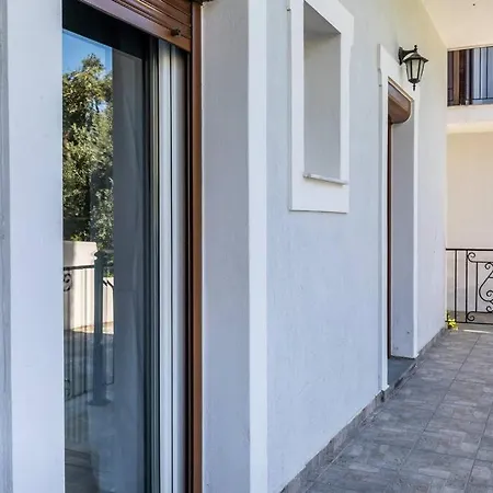 Ninemia Apartment 2 *